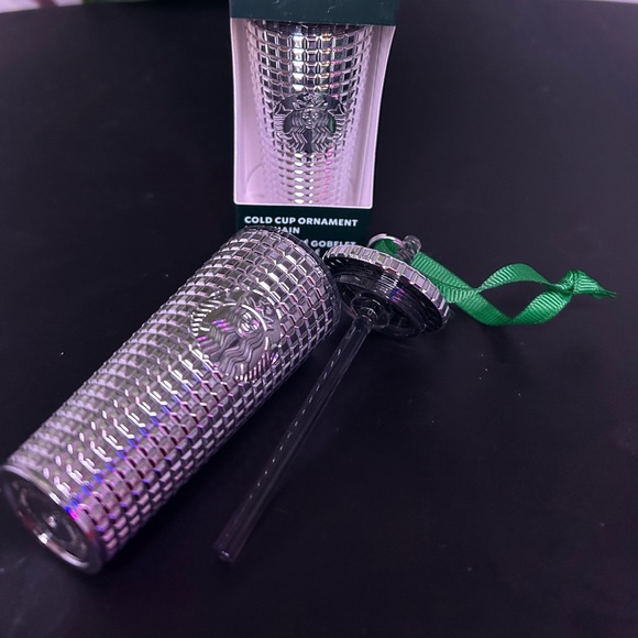 New Starbucks 2023 Silver Mirror Grid 24oz Tumbler w/ matching keychain/ornament - Picture 3 of 4